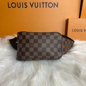👜⭐️AUTHENTIC⭐️👜 Louis Vuitton Geronimos Bumbag